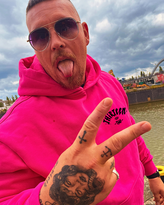 🧨 Erstes Shooting, echte Vibes: Unsere Designs in Action